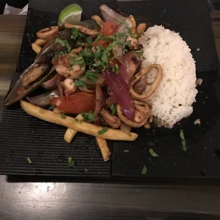 Saltado de Mariscos