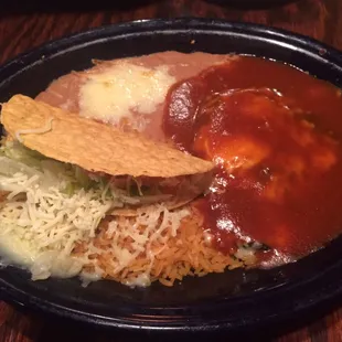 Taco de polo , chile relleno, rice and beans