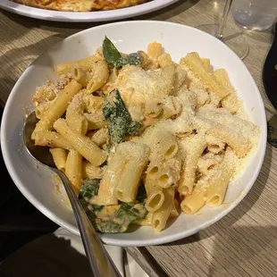 Pasta a la vodka was splendid!