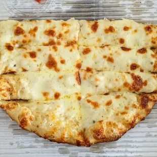 Cheesy Breadstix | Instagram: @telephonesmoothie