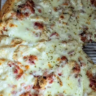 Chicken Ranchero Pizza (14" with Traditional Hand-Tossed Crust) | Instagram: @telephonesmoothie