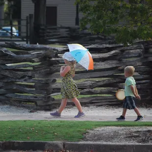 Kids in Colonial Williamsburg