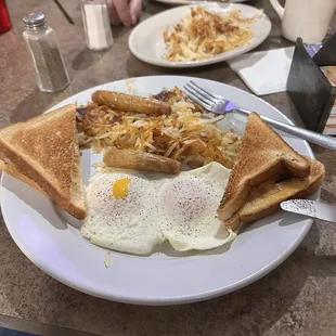 Eggs, sausage and hash browns