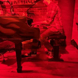 Marc Van Lue - Pianist