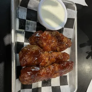 Chicken Tender (3) in barbecue sauce