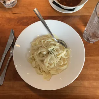 Fettuccine Alfredo