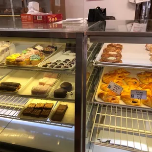 food, donuts, dough desserts
