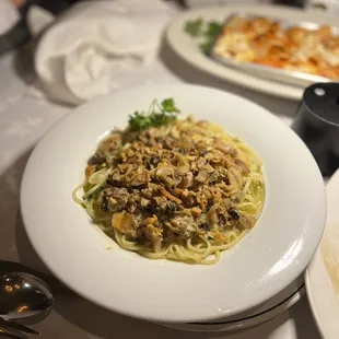 Linguini w/ white clam sauce