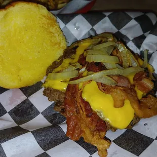 Dbl smash cheeseburger with bacon. Only available Saturday evenings.