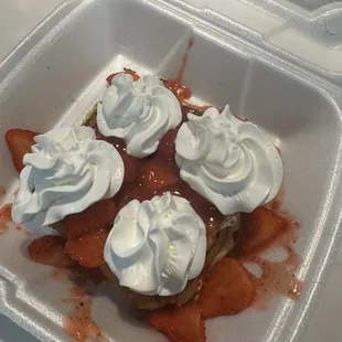 Strawberry crêpes!