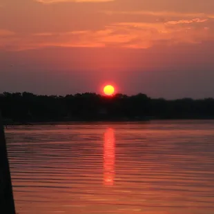 Summer is drawing to an end, so grab a drink and make sure you spend some time with us lakeside.