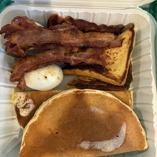 #1 Pancake, Eggs and 1 Meat Platter