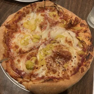 Cheese and onion/ banana pepper small pizza.