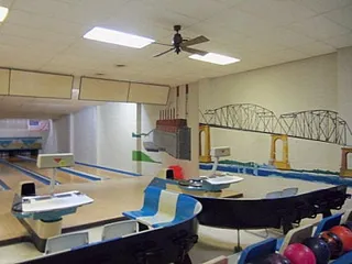 Skyway Pizza & Lanes