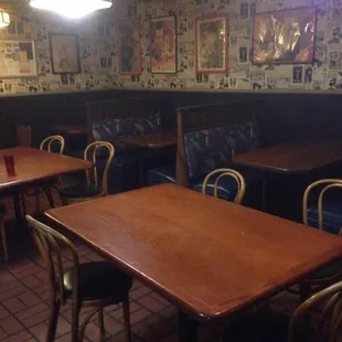 Honestly, Michael's isn't much to look at, but it's a good choice for pizza takeout or delivery.