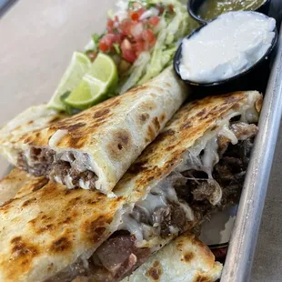 Lengua quesadilla