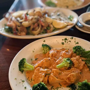 Insalata Funghi Insalata Funghi Spaghetti Carbonara Salmon Tortelloni