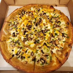 Sweet potato pizza with mushroom topping.