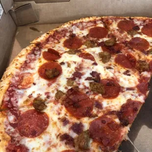 Xxl pepperoni, sausage and bacon