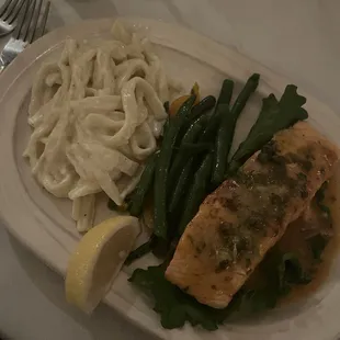 Seasonal fettuccine and salmon