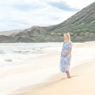 A beautiful maternity session on Oahu.