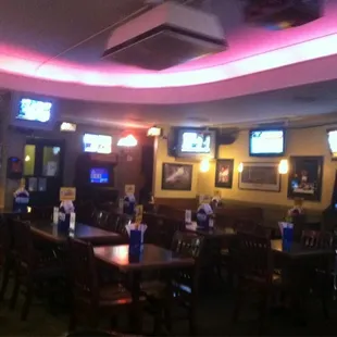 Seating area with plenty of TVs