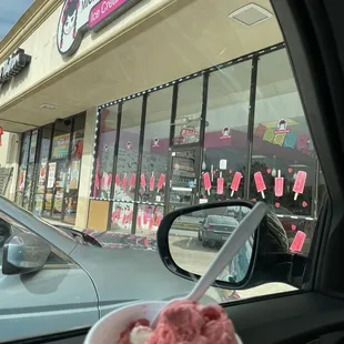 I got the strawberry cream ice cream it was so good 3