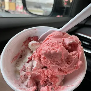 Strawberry and cream / strawberry whip cream