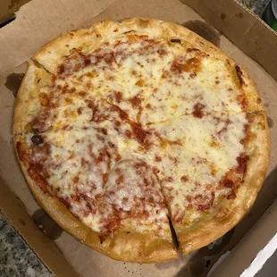 Totally a margarita pizza, absolutely. NOT.  look at alllll that red sauce also, how nice.