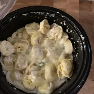 Tortellini with "prosciutto and peas"