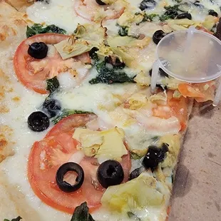 Mediterraneo: rare pizza not salty at all