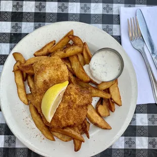 Fish &apos;n&apos; Chips