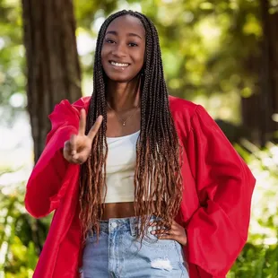 Senior Graduation Portraits. May 2023. www.marygphotography.com