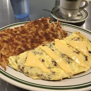 Bacon &amp; Cheese Omelette with hashbrowns &amp; rye toast