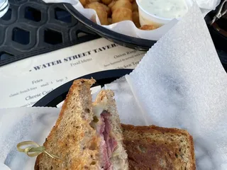 Water Street Tavern
