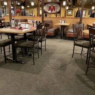 Dining seating