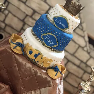 Baby shower king cake