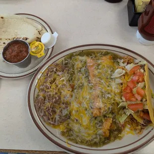Combo plate with green chile