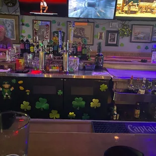 Open 7 days a week at 10:00 am. Specials throughout the week. Mon Sports. Tue Open Mic. Wed Men&apos;s Night. Thur Ladies Night. Fri/Sat Karaoke