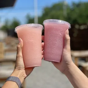 ig: @whatsviveating  |  frozen strawberry lemonade and frozen blueberry lemonade