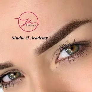 Ombré brows