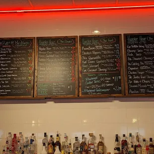 Menu / happy hour / interior as of Jan 2023