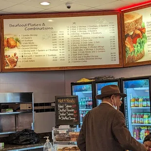 Menu / happy hour / interior as of Jan 2023