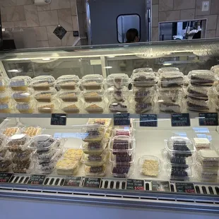 Dessert case