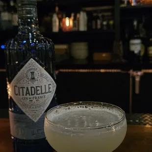 Bees Knees cocktail with gin