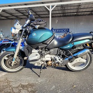 Midcal installed new Pirelli Angel GTs I provided on my 1996 BMW R850R