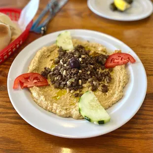 Hummus with Meat