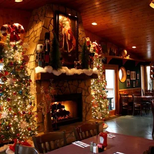 Merry Christmas from Middle Road Inn dinning room