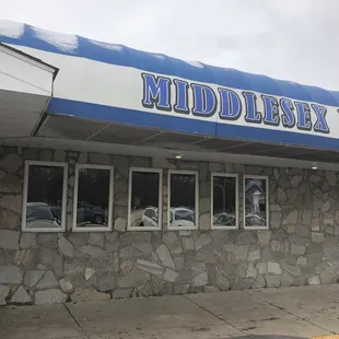 the outside of the restaurant