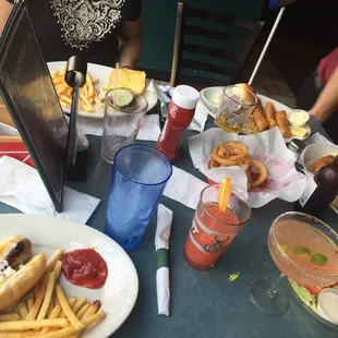 Messy picture, but pretty classic bar food